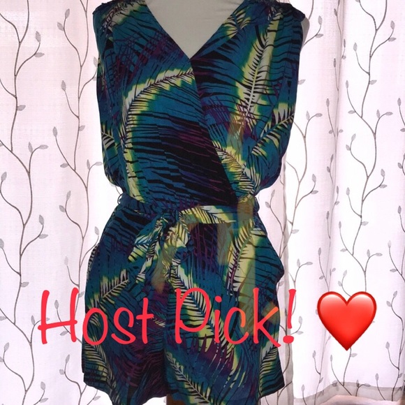 💜 Multicolored Sleeveless Romper with Pockets! - Picture 2 of 7